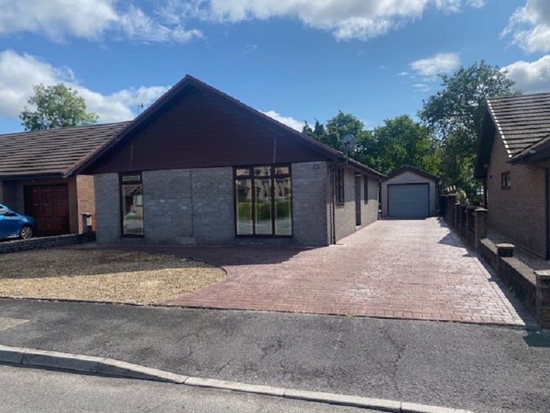 3 bed detached bungalow for sale in Tawe Park, Ystradgynlais, Swansea. SA9, £295,000