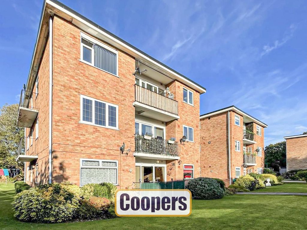 2 bed flat for sale in Ilford Court, Binley Woods, Coventry CV3, £157,500