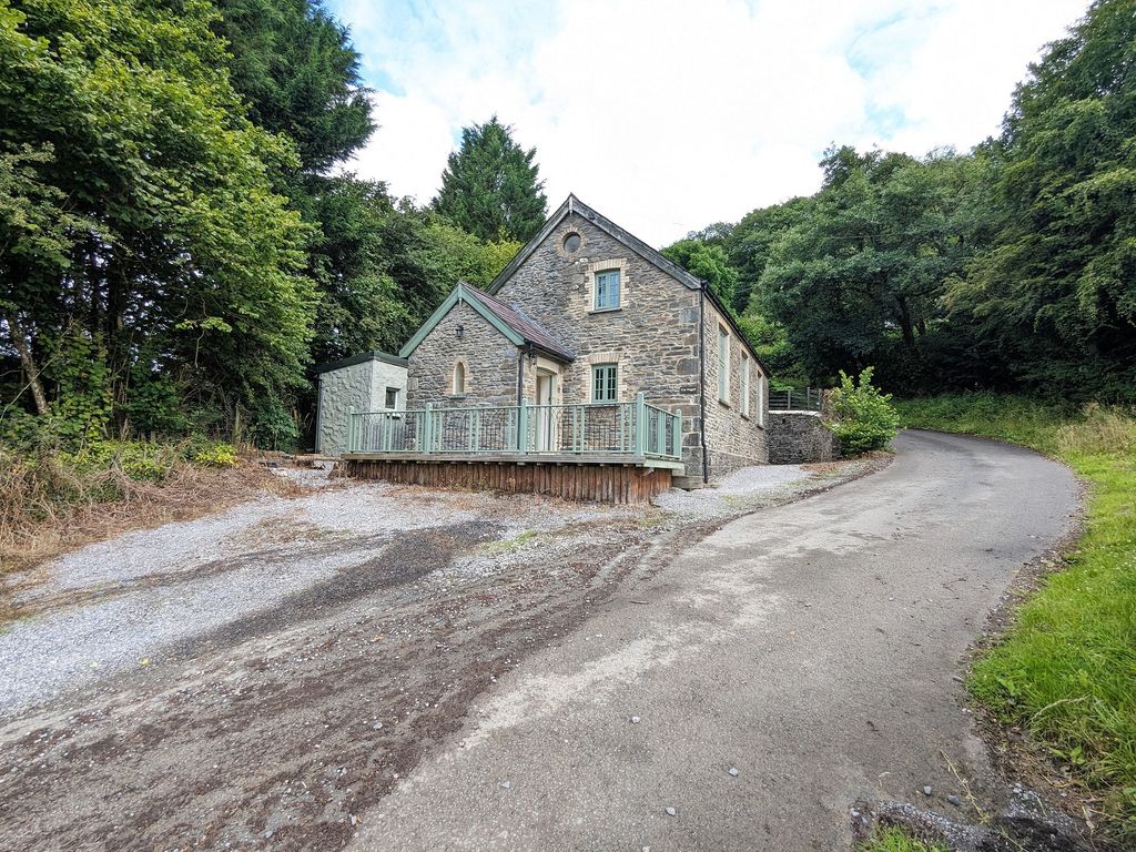 3 bed detached house for sale in Gwernogle, Carmarthen, Carmarthenshire. SA32, £299,950