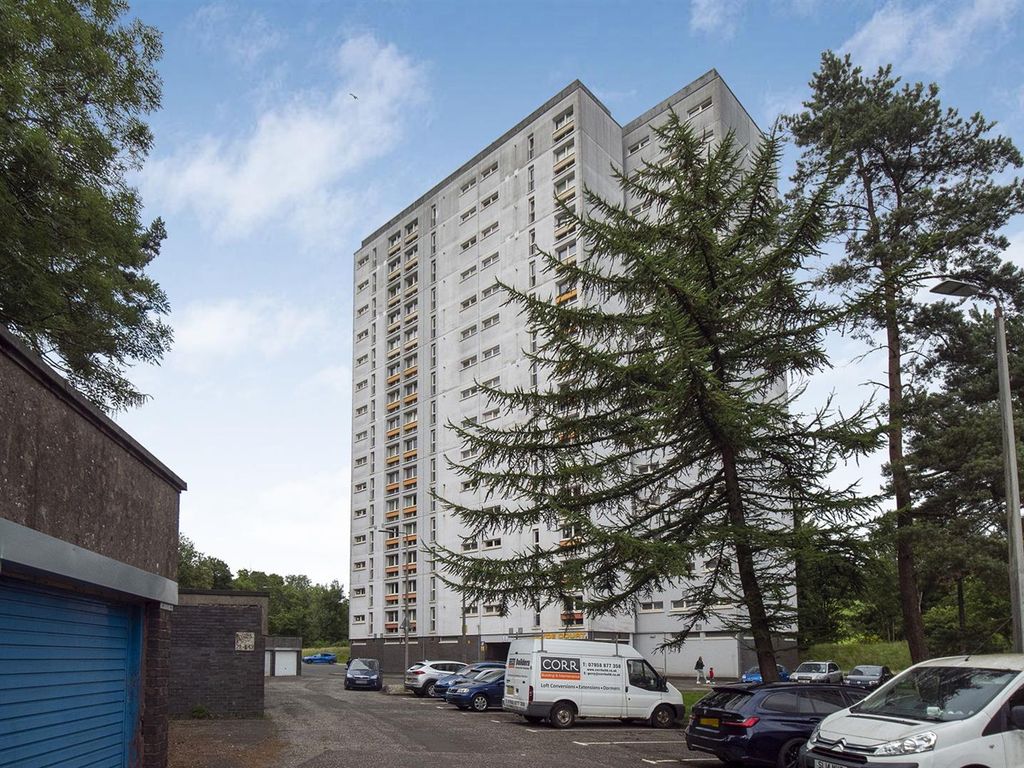 2 bed flat for sale in Clyde Court, Clydebank G81, £27,500