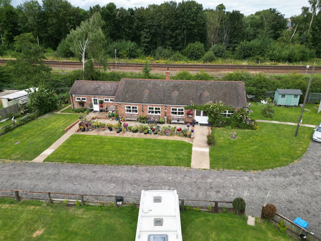Leisure/hospitality for sale in Fishing Lakes DN12, Old Denaby, South Yorkshire, £895,000