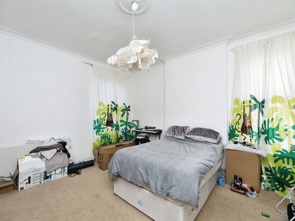 3 bed flat for sale in Mostyn Road, Bae Colwyn, Mostyn Road, Colwyn Bay LL29, £120,000