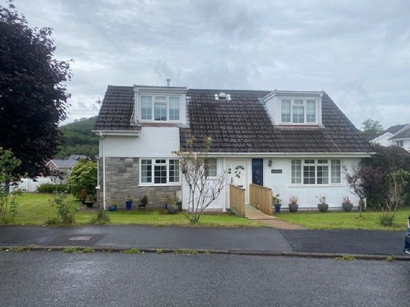 4 bed detached bungalow for sale in Tawe Park, Ystradgynlais, Swansea. SA9, £295,000