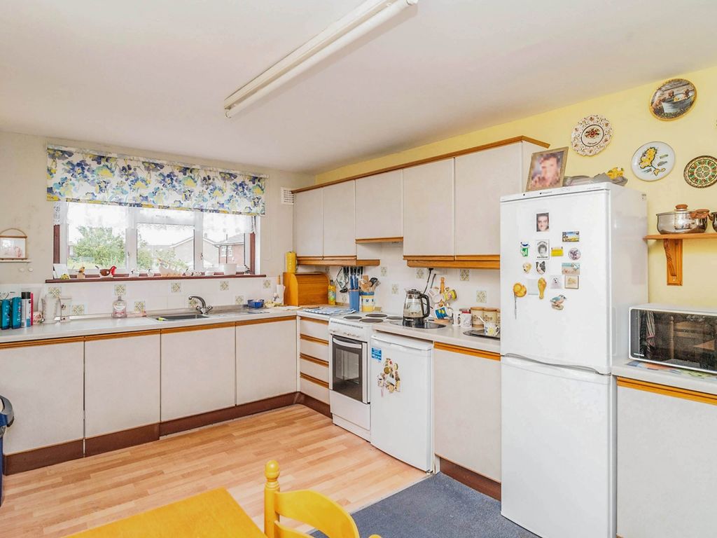 3 bed town house for sale in Leveson Road, Grays RM16, £325,000