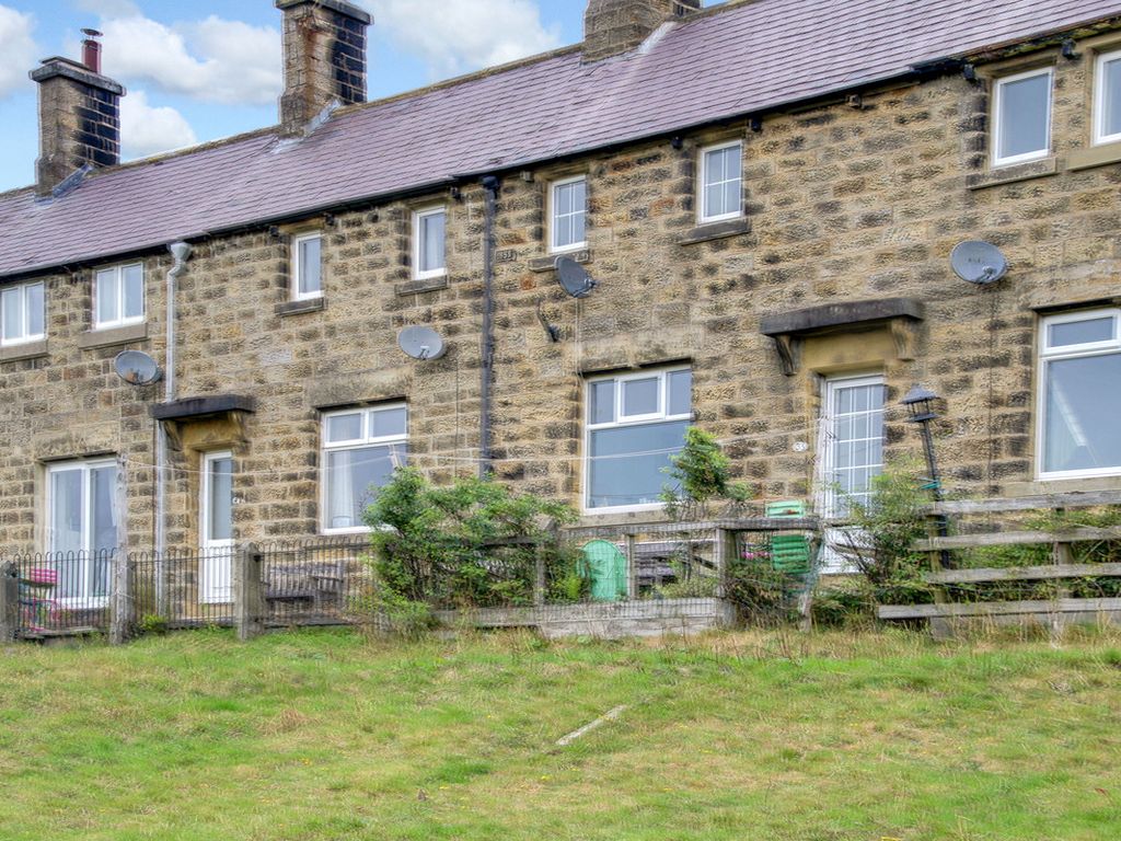 2 bed cottage for sale in Guyscliffe View, Harrogate HG3, £235,000