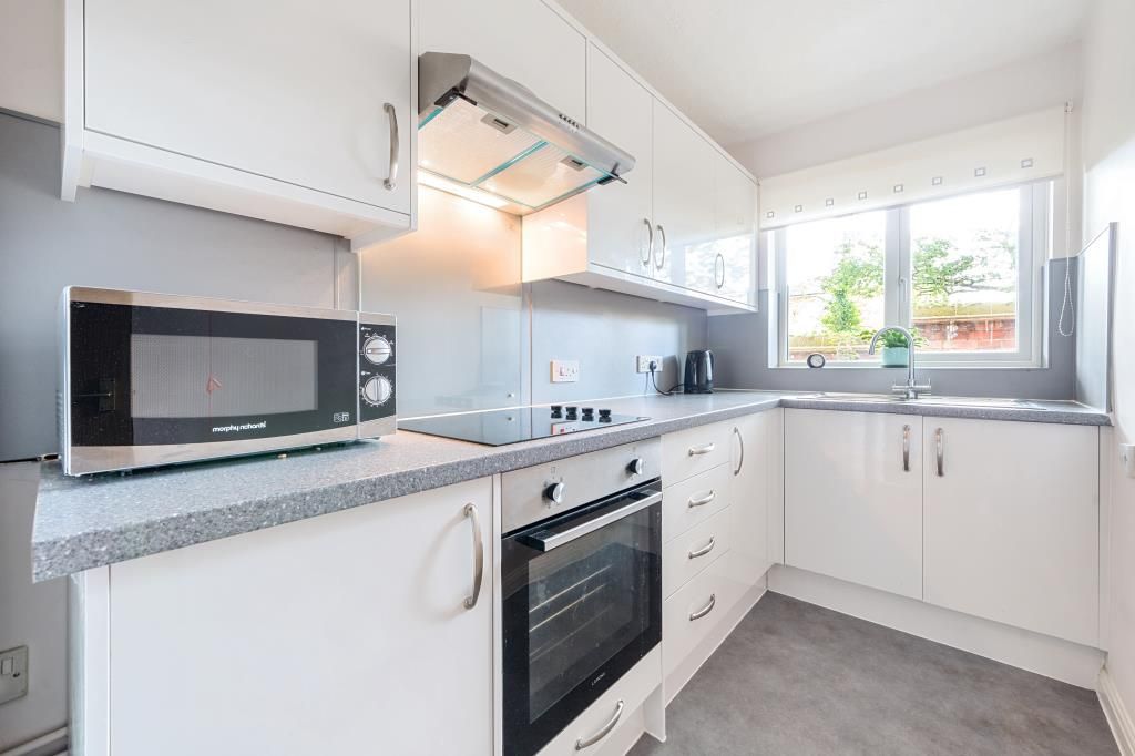 1 bed flat for sale in Maidenhead, Berkshire SL6, £160,000