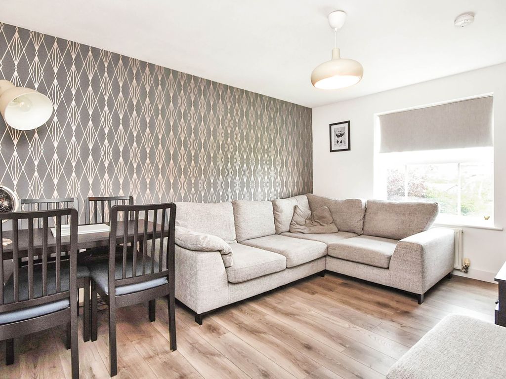 2 bed flat for sale in Chadwick Drive, Braintree CM7, £190,000