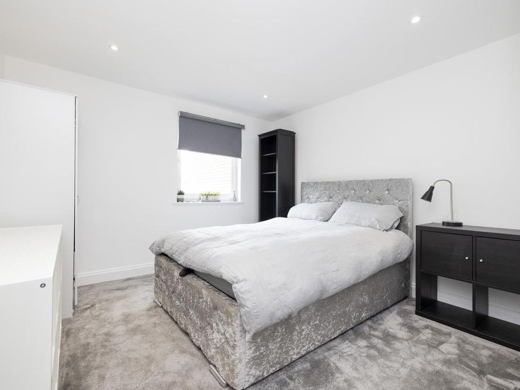 2 bed flat for sale in Hayfield, East Craig, Edinburgh EH12, £180,000