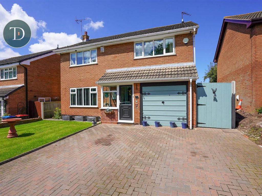 4 bed detached house for sale in Yew Tree Close, Thornton-Le-Moors, Chester CH2, £300,000