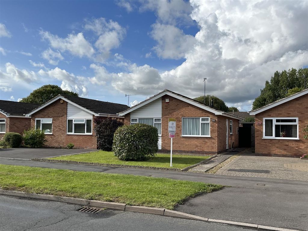 2 bed detached bungalow for sale in Woodloes Avenue South, Woodloes Park, Warwick CV34, £295,000