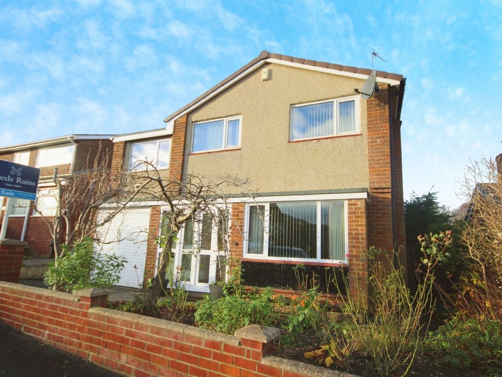 4 bed detached house for sale in Hawthorn Crescent, Durham DH1, £190,000