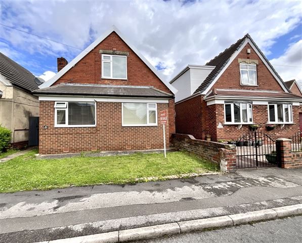 4 bed detached house for sale in Alexandra Road, Swallownest, Sheffield S26, £195,000