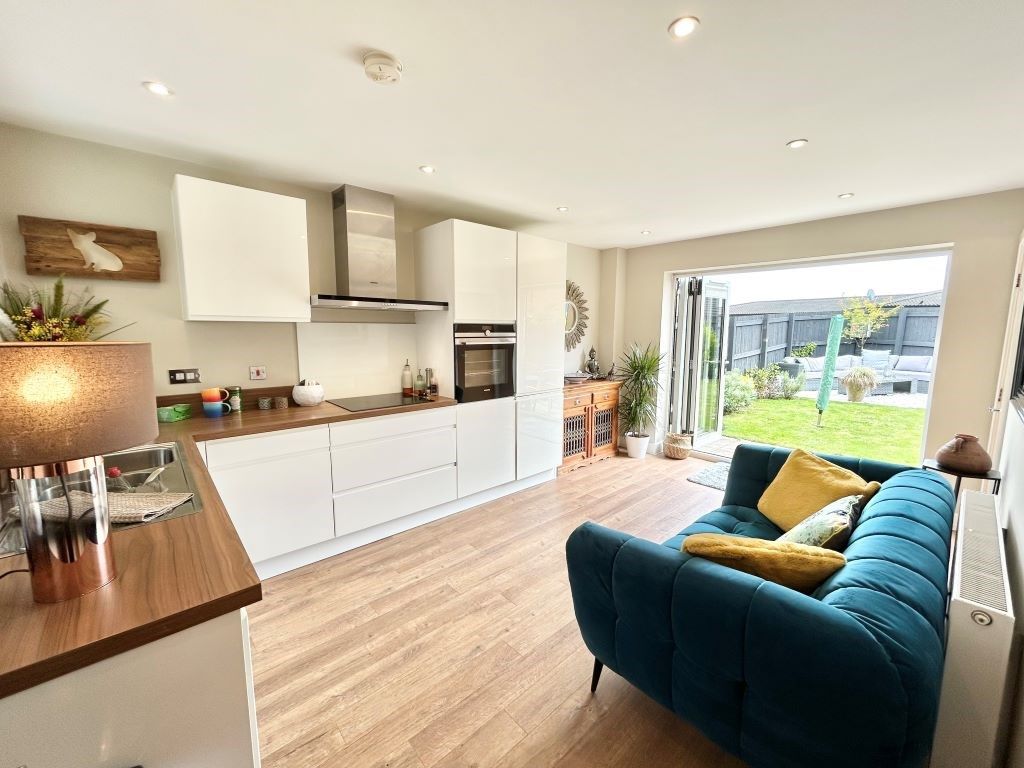 3 bed detached house for sale in Hurst Lane, Auckley, Doncaster DN9, £265,000