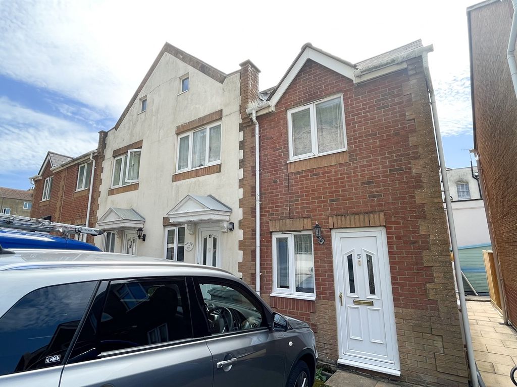 2 bed end terrace house for sale in Caves Road, St Leonards-On-Sea TN38, £215,000
