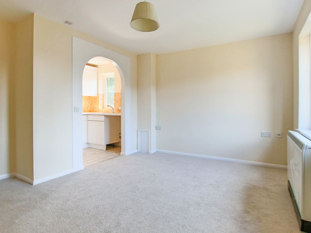 1 bed property for sale in High Street, Lingfield RH7, £152,500