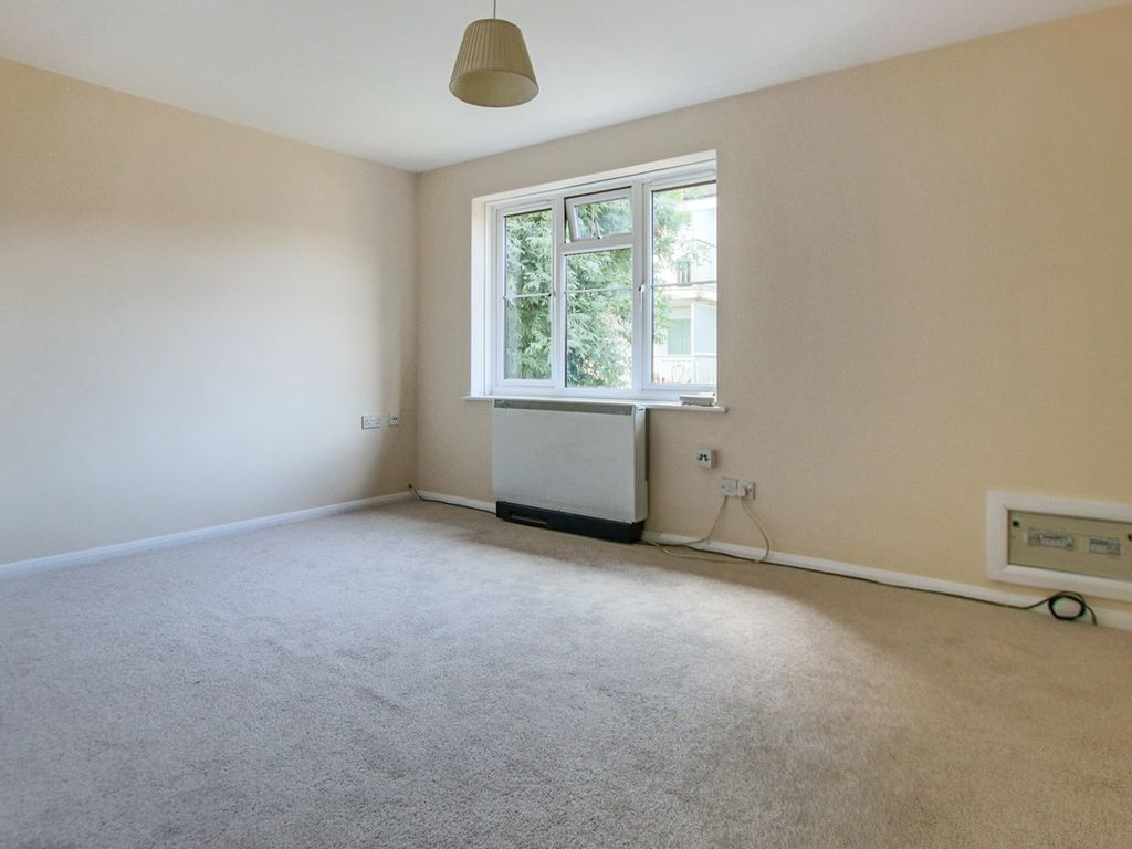 1 bed property for sale in High Street, Lingfield RH7, £152,500