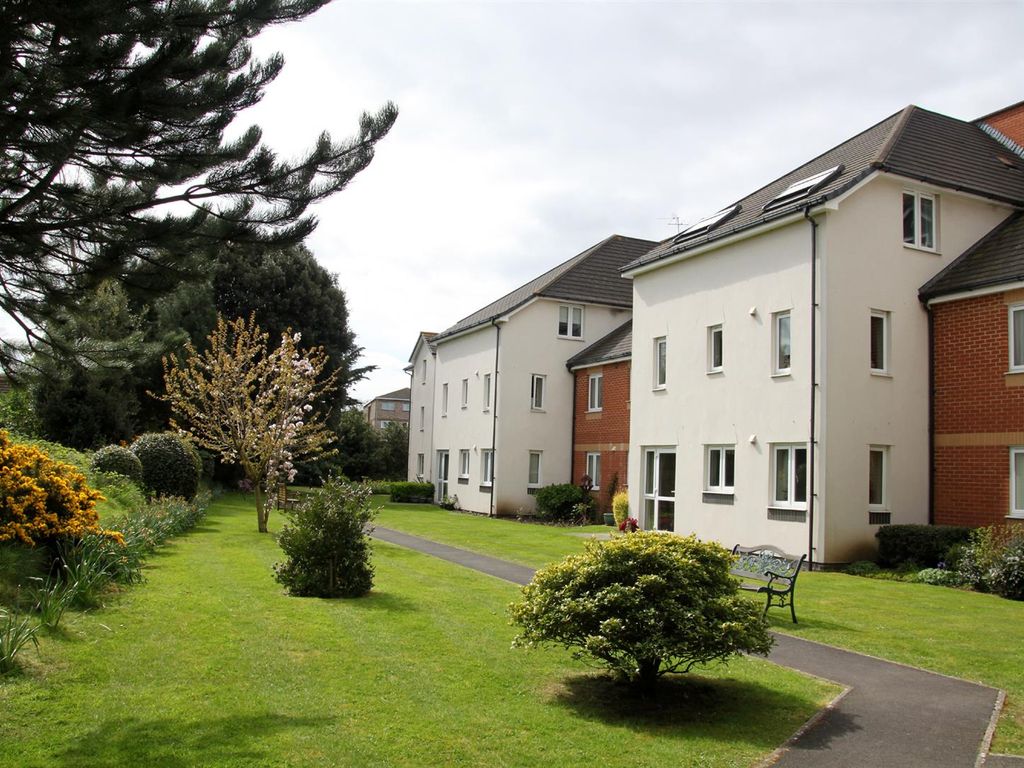 1 bed property for sale in Beach Road, Weston-Super-Mare BS23, £95,000