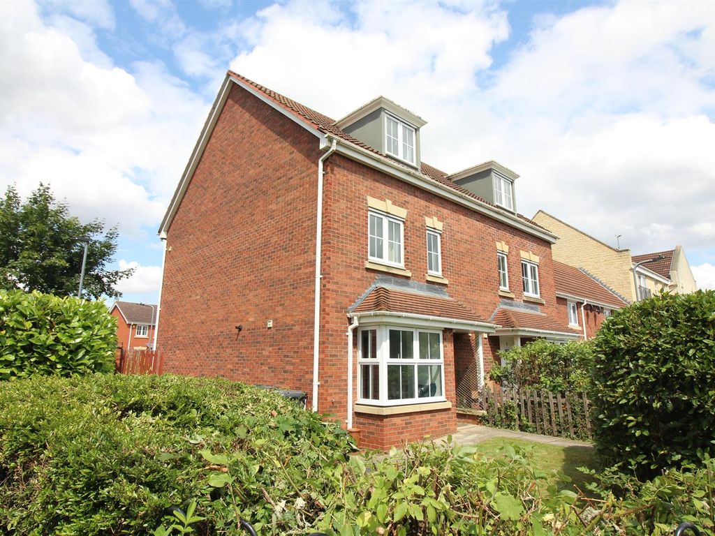 4 bed semi-detached house for sale in Harvesters Way, South Milford, Leeds LS25, £275,000