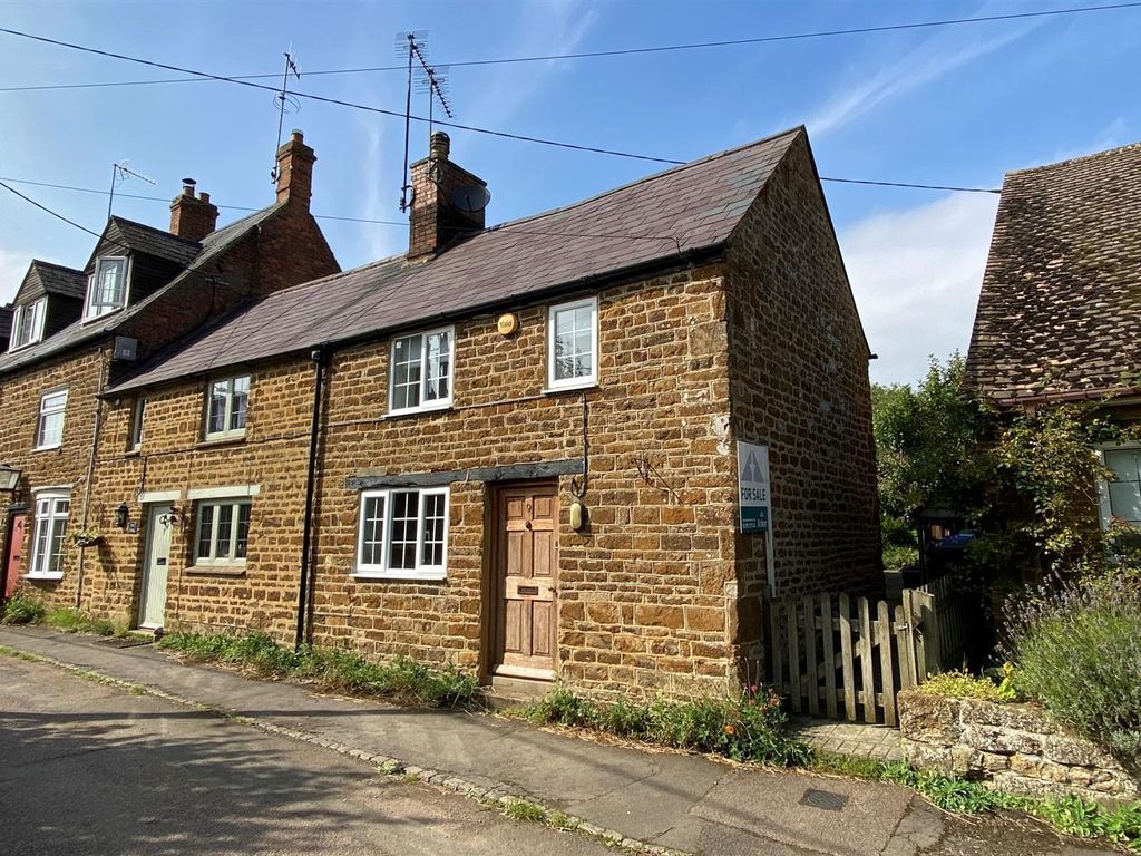 2 bed cottage for sale in Silver Street, Chacombe, Banbury OX17, £265,000