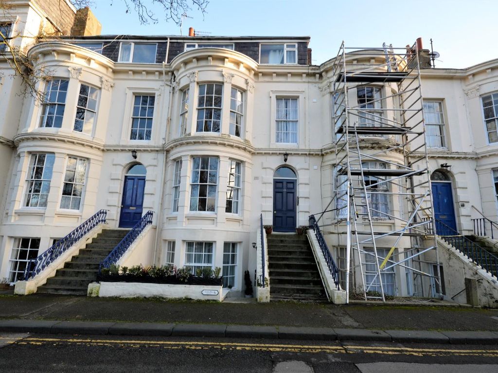 2 bed flat for sale in Crown Terrace, Scarborough, North Yorkshire YO11, £100,000