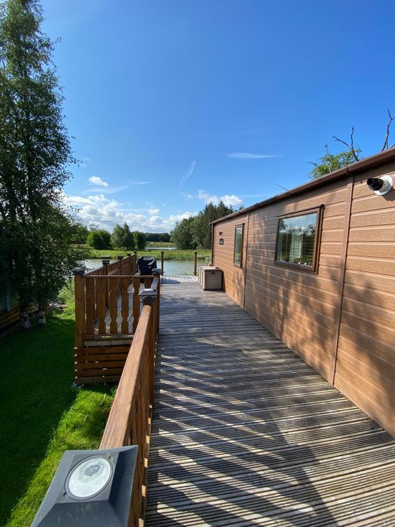 2 bed mobile/park home for sale in Fell End Caravan Park, Milnthorpe, Cumbria LA77Bs LA7, £95,000