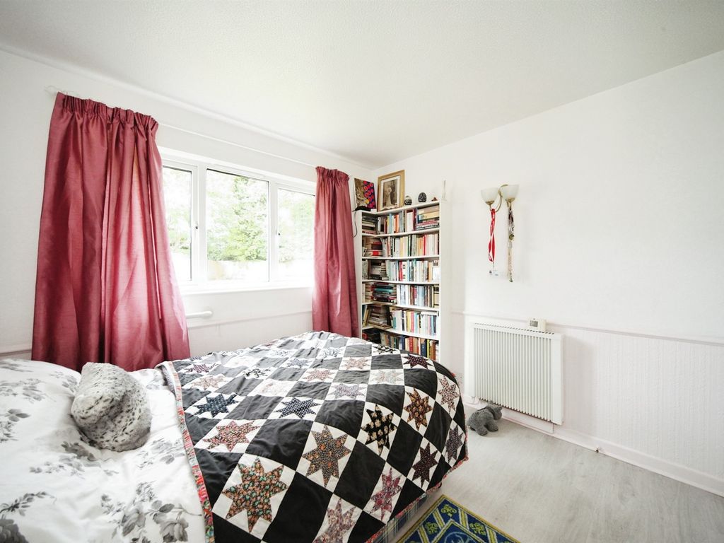 1 bed maisonette for sale in Oak Close, Dunstable LU5, £110,000