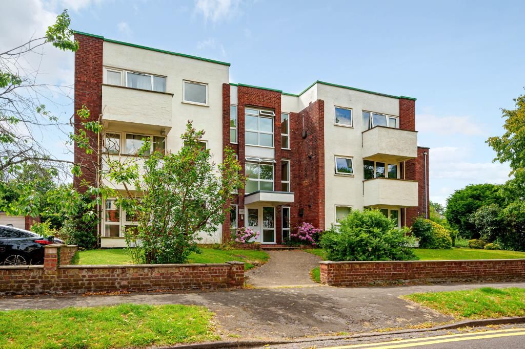 2 bed flat for sale in Maidenhead, Berkshire SL6, £275,000