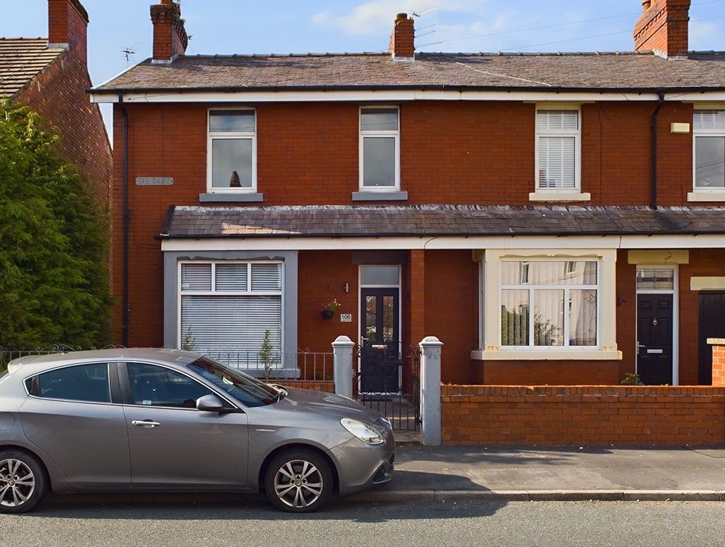 3 bed end terrace house for sale in Lytham Road, Freckleton, Preston PR4, £175,000