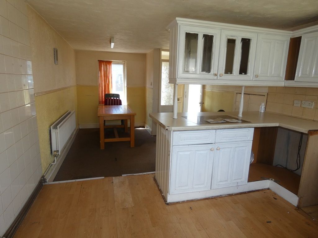 4 bed end terrace house for sale in Elm Road, Thetford IP24, £160,000