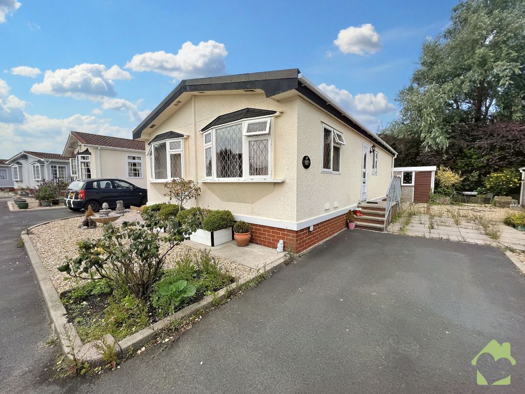 2 bed mobile/park home for sale in Willow Grove Leisure Park Ltd, Willow Grove Park, Sandy Lane, Preesall, Poulton-Le-Fylde FY6, £94,995