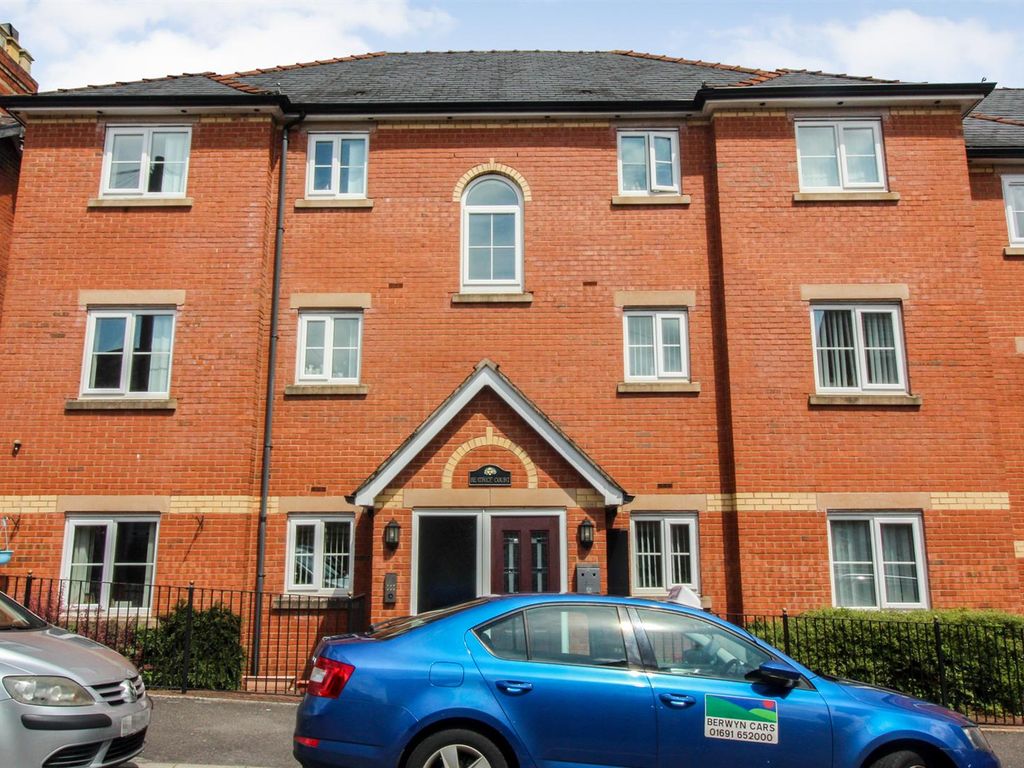 2 bed flat for sale in Beatrice Court, Gittin Street, Oswestry SY11, £105,000