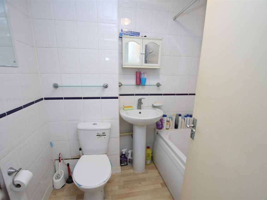 2 bed terraced house for sale in Broadlands Close, Bournemouth BH8, £270,000