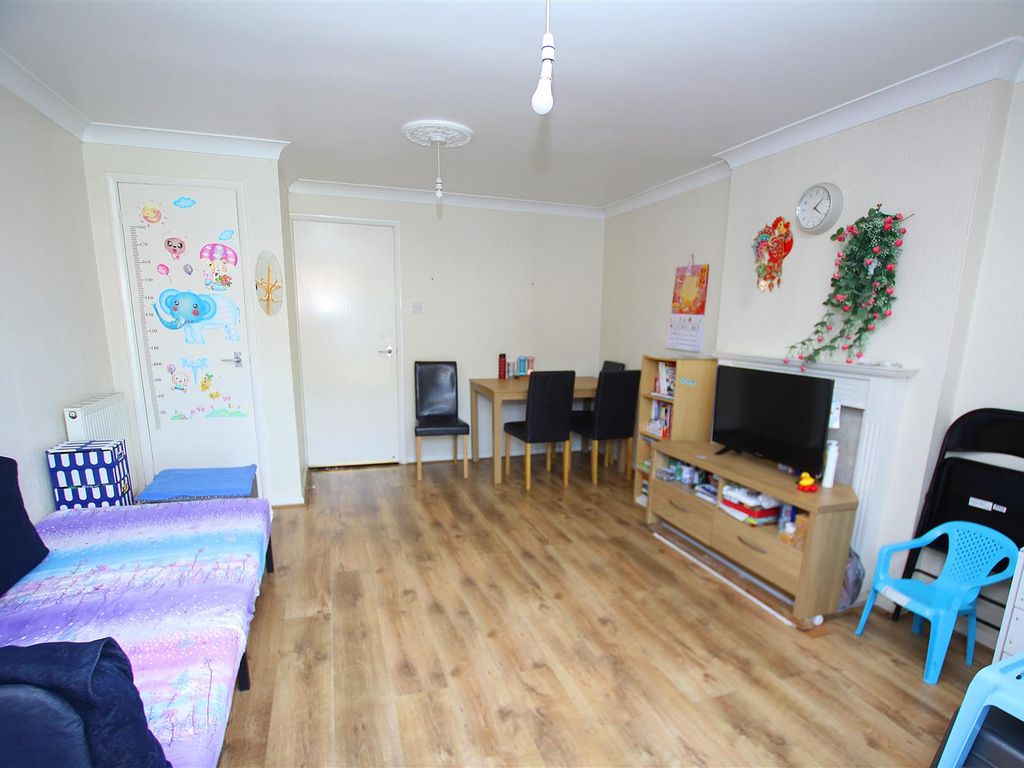2 bed terraced house for sale in Broadlands Close, Bournemouth BH8, £270,000