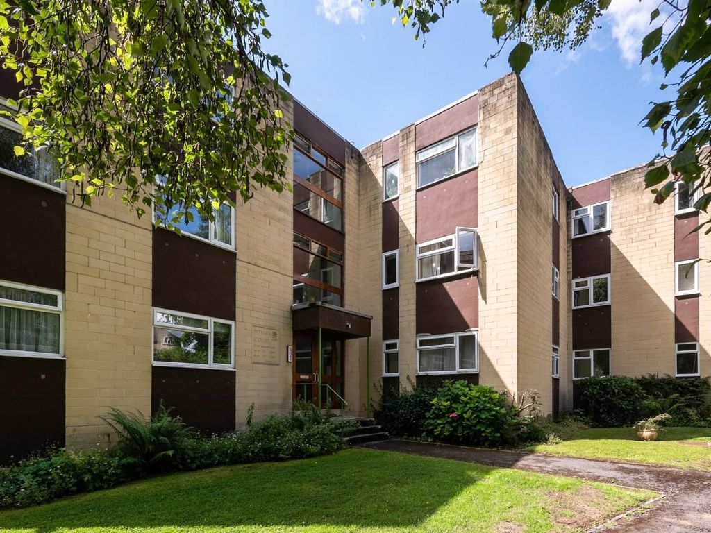 2 bed flat for sale in Pitman Court, Gloucester Road, Bath BA1, £249,000
