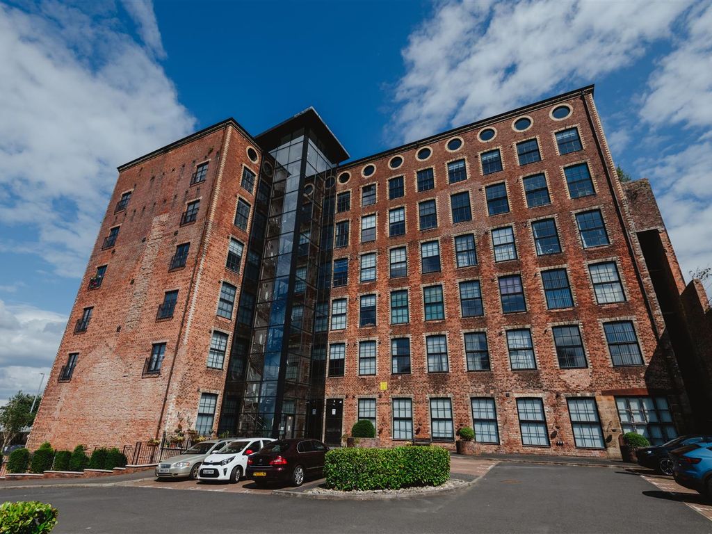 2 bed flat for sale in Bay Street, Port Glasgow PA14, £230,000