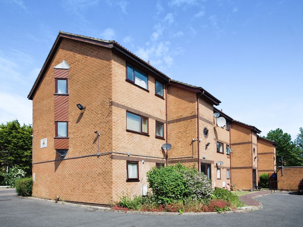 1 bed flat for sale in Tysoe Avenue, Enfield EN3, £210,000