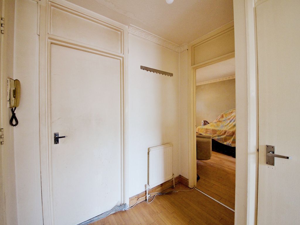 1 bed flat for sale in Tysoe Avenue, Enfield EN3, £210,000