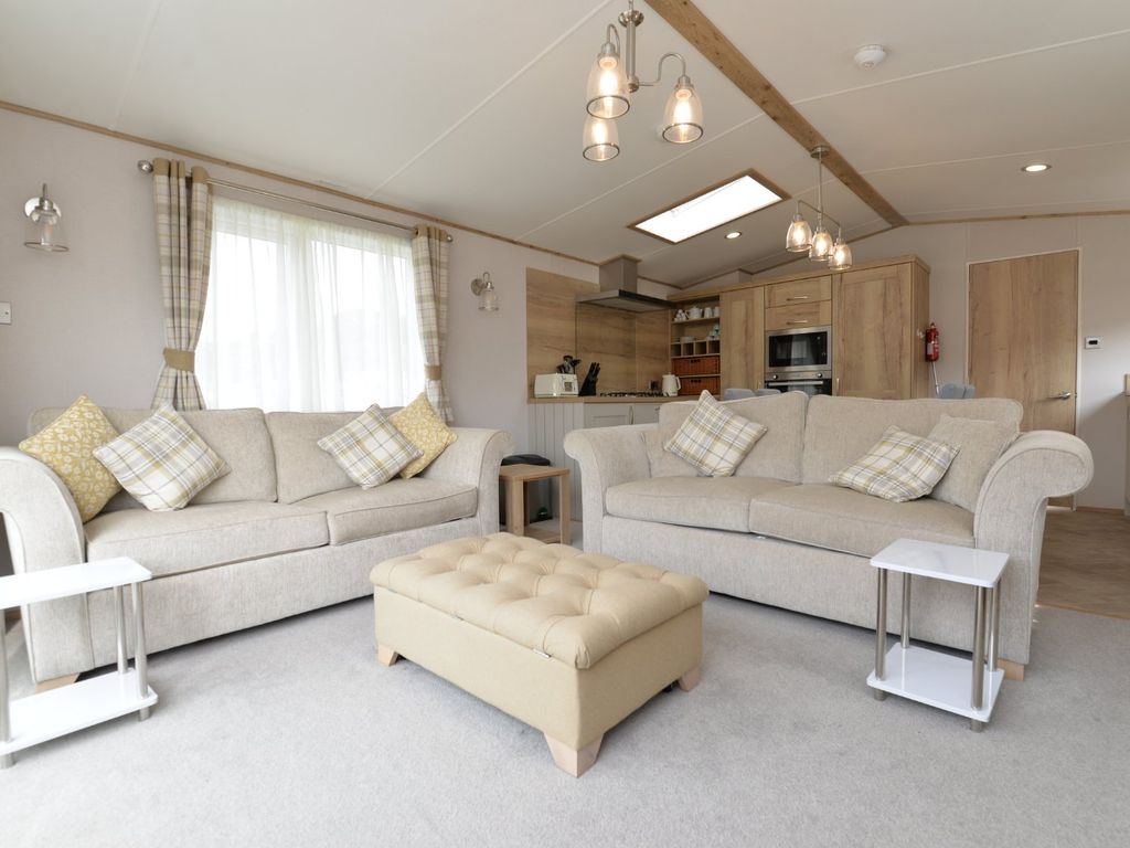 2 bed mobile/park home for sale in Sycamore, Bashley Park, Sway Road, New Milton BH25, £129,950