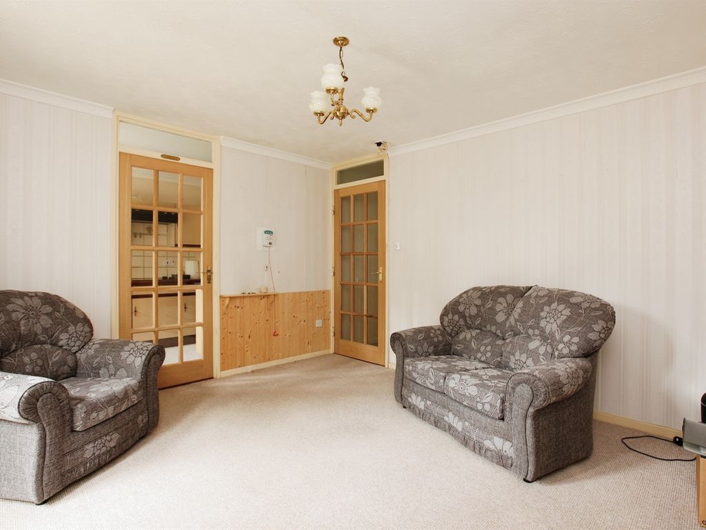 2 bed flat for sale in Oldway Road, Paignton TQ3, £135,000