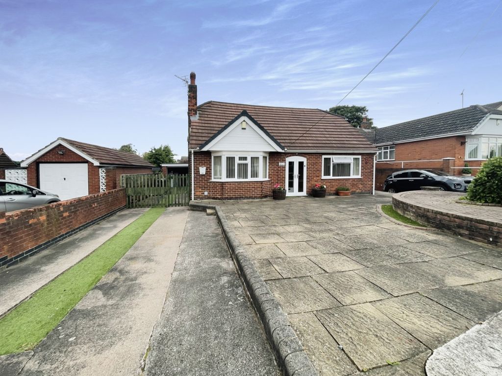 2 bed detached bungalow for sale in Westfield Road, Swadlincote, Derbyshire DE11, £290,000