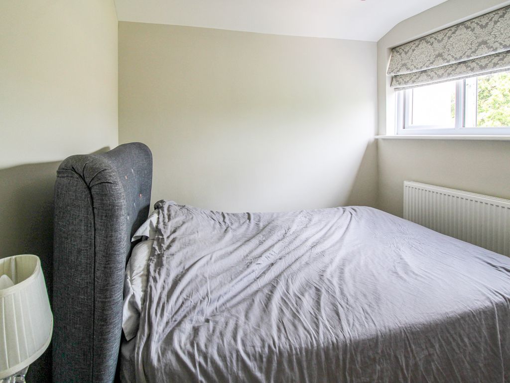 2 bed maisonette for sale in Ash Street, Ash GU12, £235,000