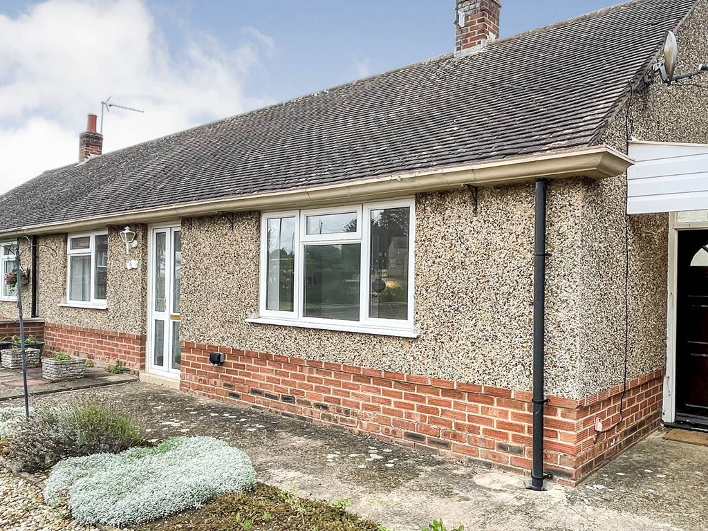 2 bed semi-detached bungalow for sale in Yardley Road, Cosgrove, Milton Keynes MK19, £325,000