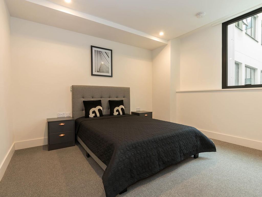 1 bed flat for sale in The Lightwell, 61 Cornwall Street B3, £180,000