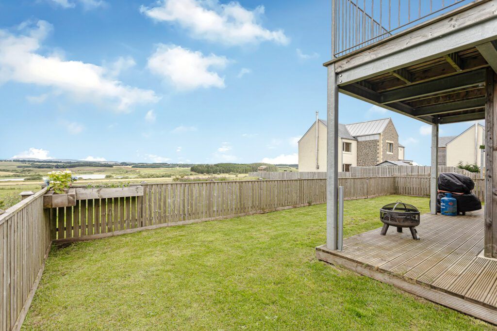 2 bed flat for sale in Newton Of Buttergrass, Blackford PH4, £195,000