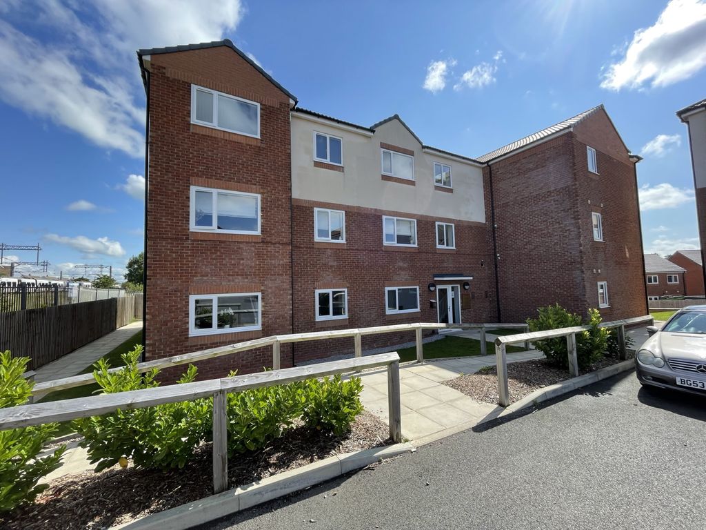 2 bed flat for sale in Coopers Way, Layton FY1, £100,000