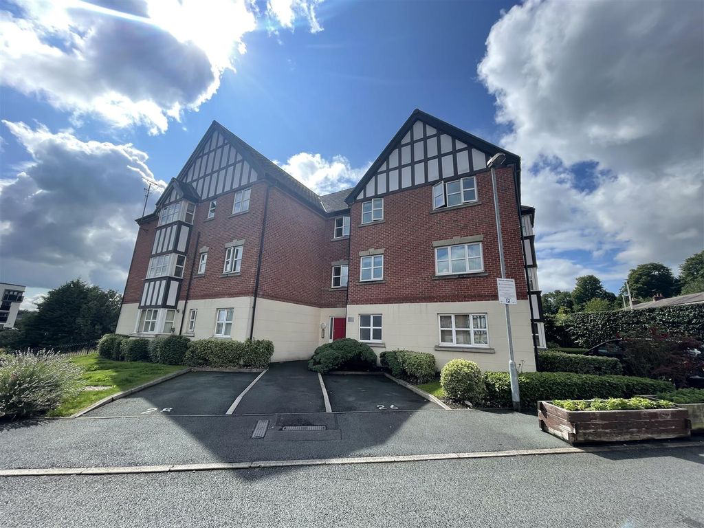 2 bed flat for sale in Freshwater View, Northwich CW8, £135,000