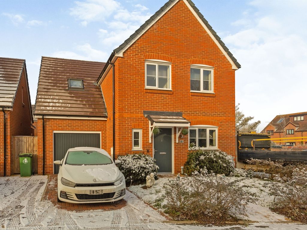 3 bed detached house for sale in Lear Lane, Grendon Underwood, Aylesbury HP18, £145,000