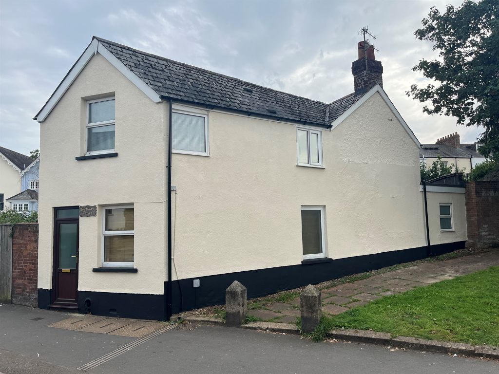 3 bed detached house for sale in New North Road, Exeter EX4, £300,000