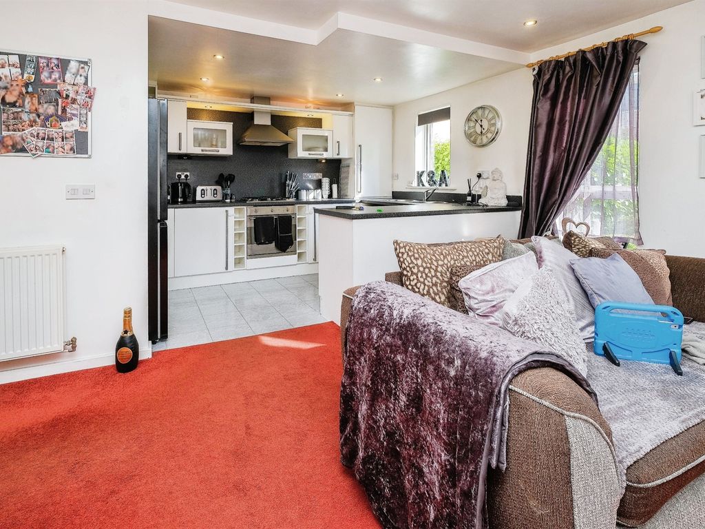2 bed flat for sale in Ellerman Road, Liverpool L3, £145,000