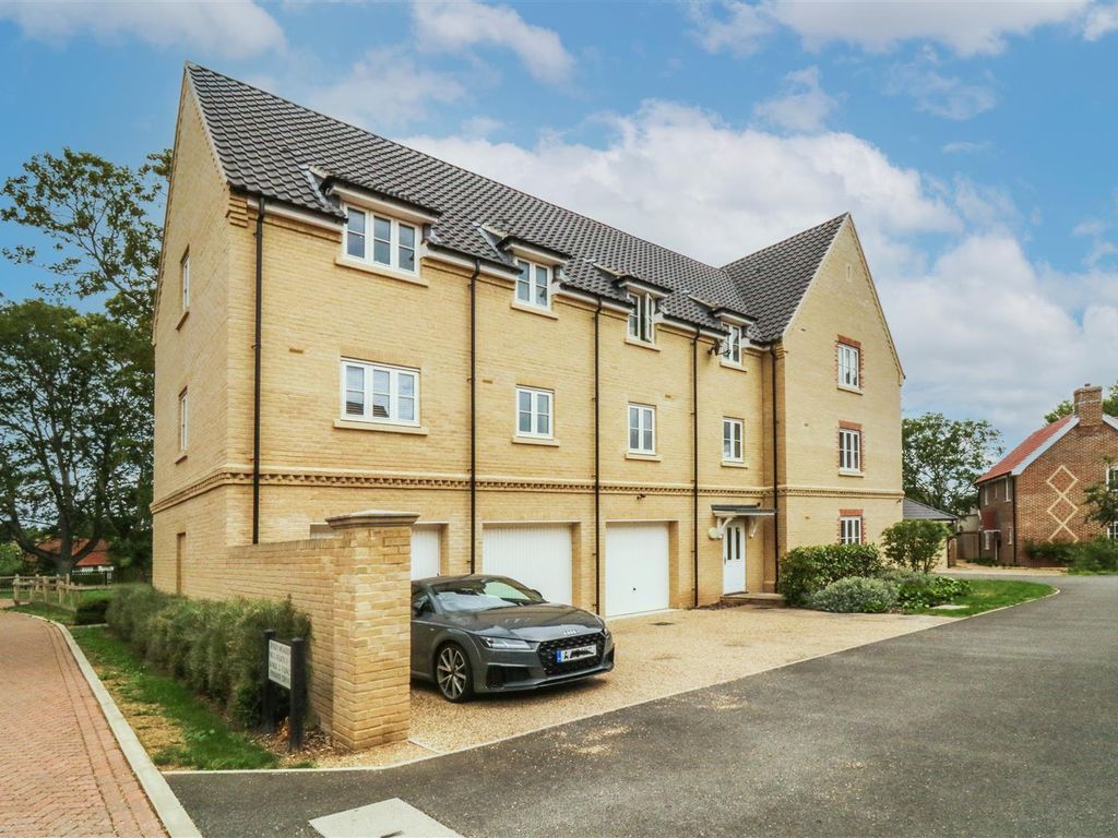 2 bed flat for sale in Jersey Meadow, Kentford, Newmarket CB8, £255,000